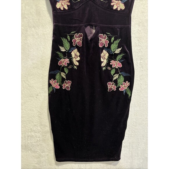 Fashion Nova Purple Velvet Mini Dress Floral Embroidery Cutout Zipper Size Small - Picture 5 of 10